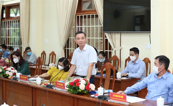 Vụ trưởng Vụ Tài chính – Kế hoạch Trần Hoàng gợi ý Kon Tum cần xây dựng làng văn hóa du lịch đặc trưng nhằm thu hút du khách